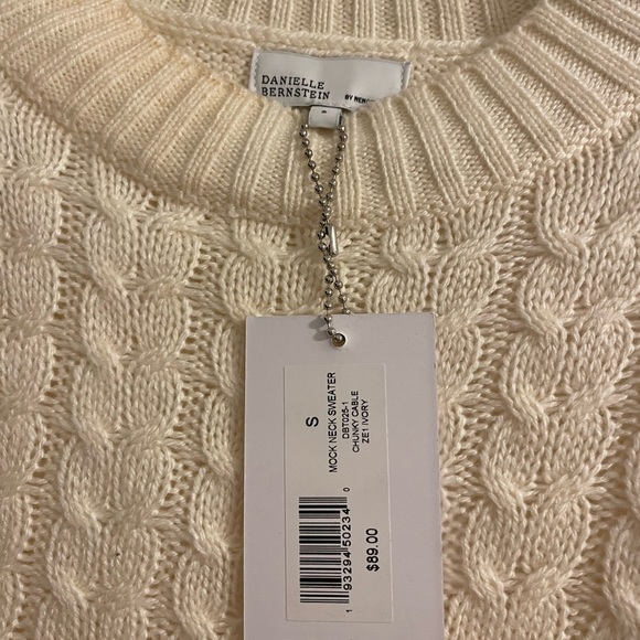 Danielle Bernstein Mock Neck Cropped Sweater - Picture 3 of 4